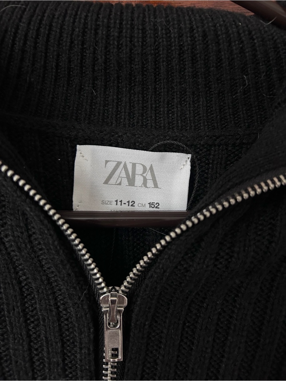 Zara Men’s Black Ribbed Zip-Up Sweater Jacket